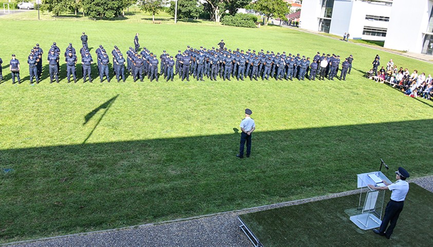 Cérémonie de fin de formation des lieutenants pénitentiaires de la 27e promotion