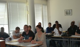 Un formateur Enap en face à face pédagogique