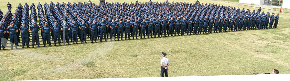 Levée des couleurs en présence de la 216e promotion d’élèves surveillants et de la 3e promotion de la classe prépa’talents