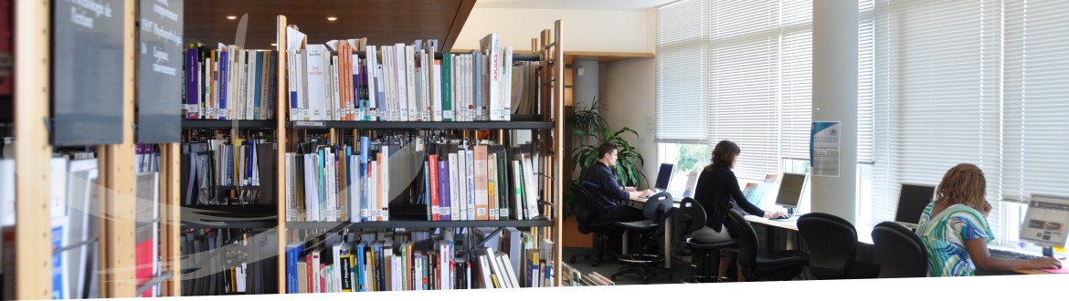Photo intérieure de la bibliothèque de l'ENAP
