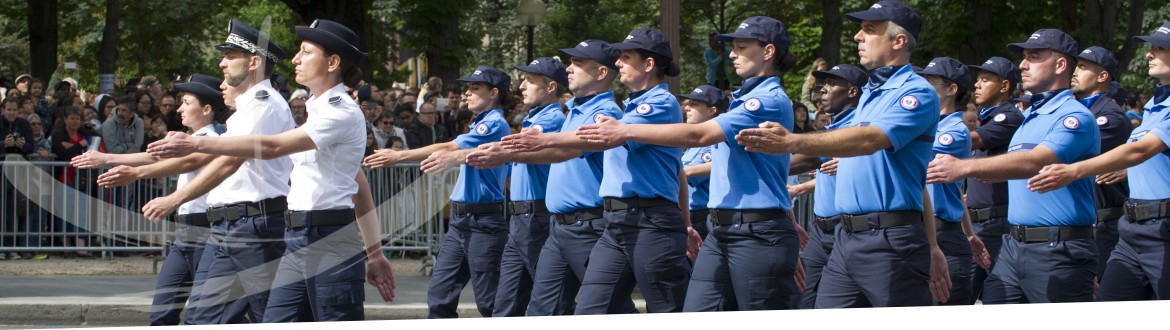 14 juillet 2016 - L'administration pénitentiaire défile sur les champs Elysées 