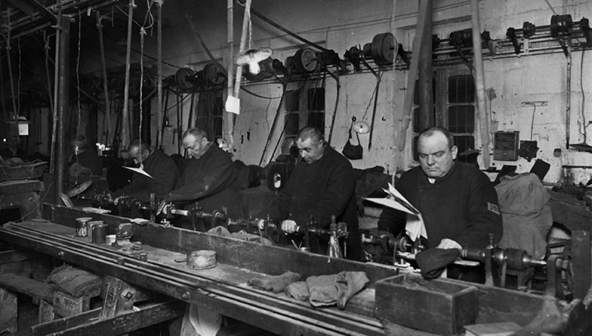 Maison centrale de Fontevrault : atelier, vers 1930 - Photographie d’Henri Manuel (Coll. Enap-Crhcp)