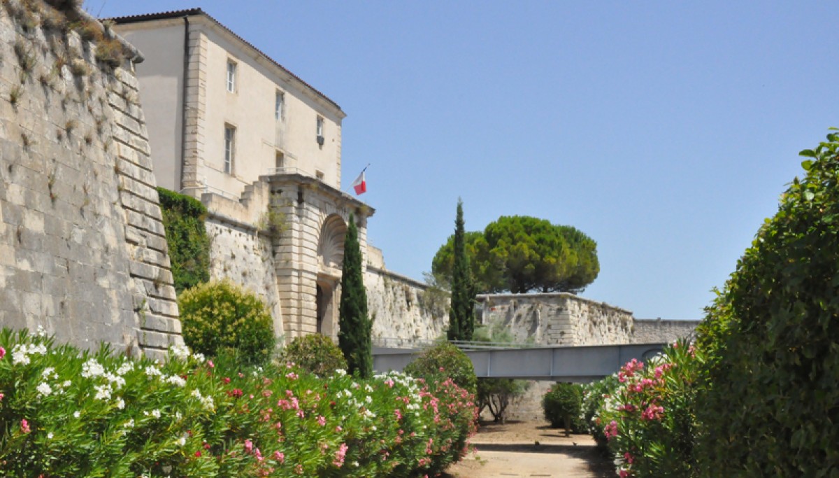 La maison centrale de Nîmes hier ... l'Université de Nîmes aujourd'hui