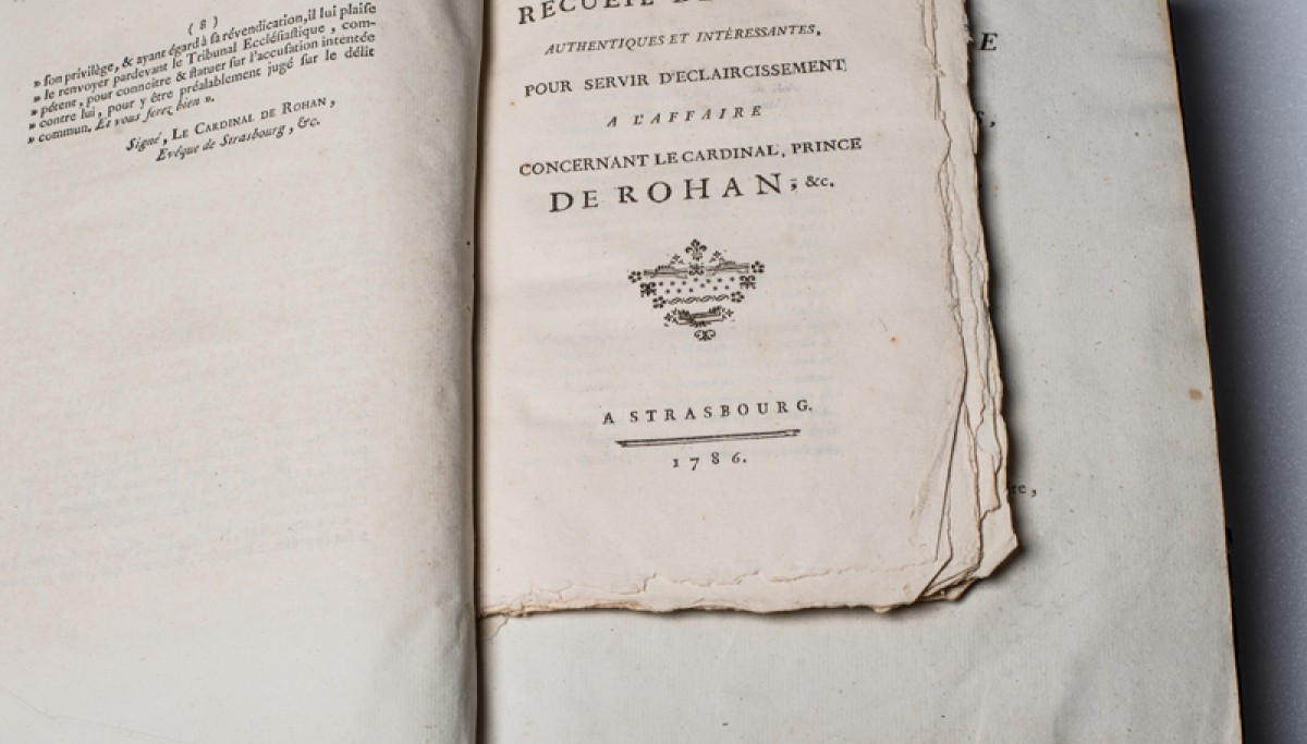 Enap. Les pépites du CRHCP. ANONYME - AFFAIRE DU C.D.R. (Collier de la Reine). Mention : bibliothèque Biré (de Luçon), novembre 1946