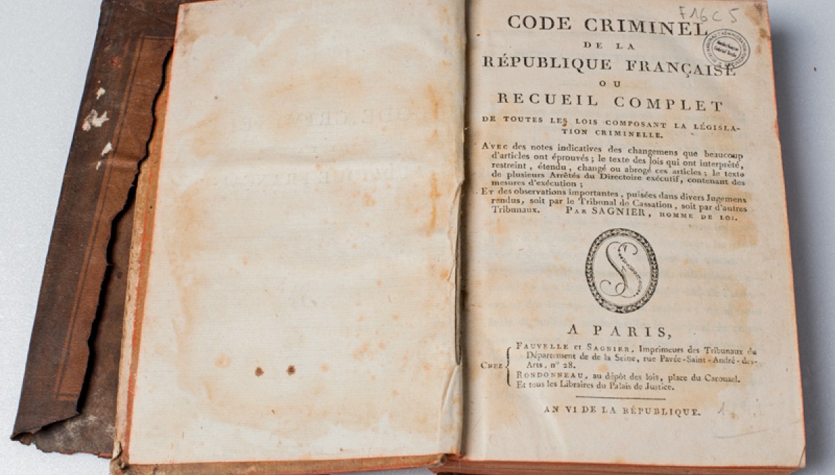 Enap. Les pépites du CRHCP. SAGNIER - Code criminel de la République Française ou recueil complet de toutes les lois composant la législation criminelle - Paris, An VI de la République, (1798) 