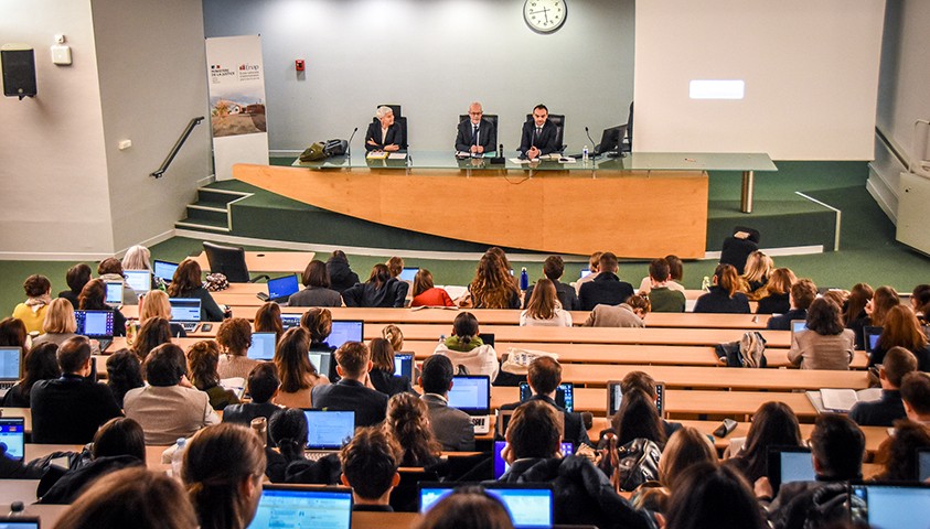 Intervention de Christophe Straudo, Chef de l’inspection générale de la justice (IGJ), devant les élèves directeurs