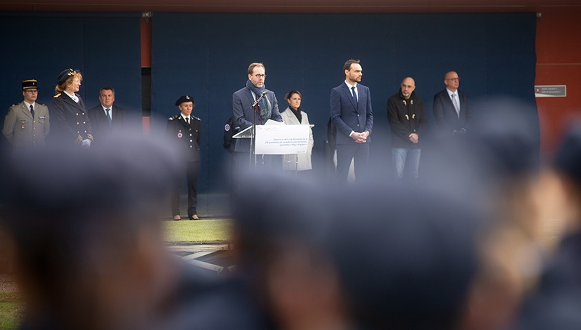 Premier déplacement d’Emmanuel Razous, directeur adjoint de l’administration pénitentiaire à l’ÉNAP, à l’occasion de la cérémonie de fin de formation et de baptême de la 216e promotion de surveillants – « Promotion Maya Angelou »