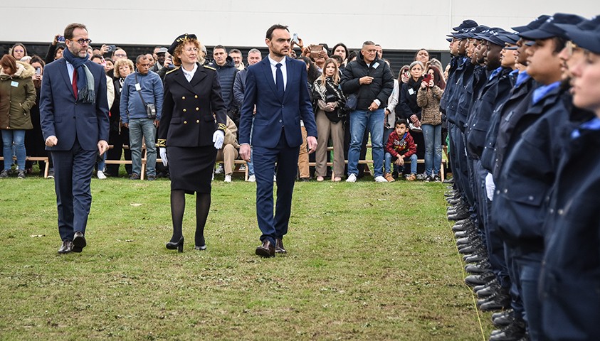 Premier déplacement d’Emmanuel Razous, directeur adjoint de l’administration pénitentiaire à l’ÉNAP, à l’occasion de la cérémonie de fin de formation et de baptême de la 216e promotion de surveillants – « Promotion Maya Angelou »