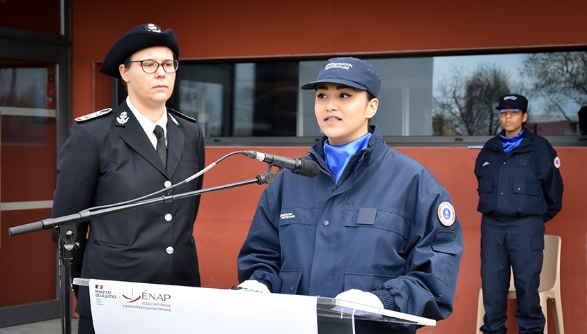 Premier déplacement d’Emmanuel Razous, directeur adjoint de l’administration pénitentiaire à l’ÉNAP, à l’occasion de la cérémonie de fin de formation et de baptême de la 216e promotion de surveillants – « Promotion Maya Angelou »