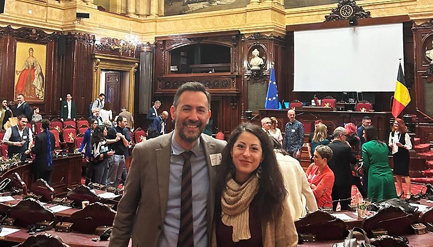 Katerina Soulou avec son compatriote M. Pavlos Topalnakos, chercheur et avocat pénaliste, représentant la Grèce à cet événement