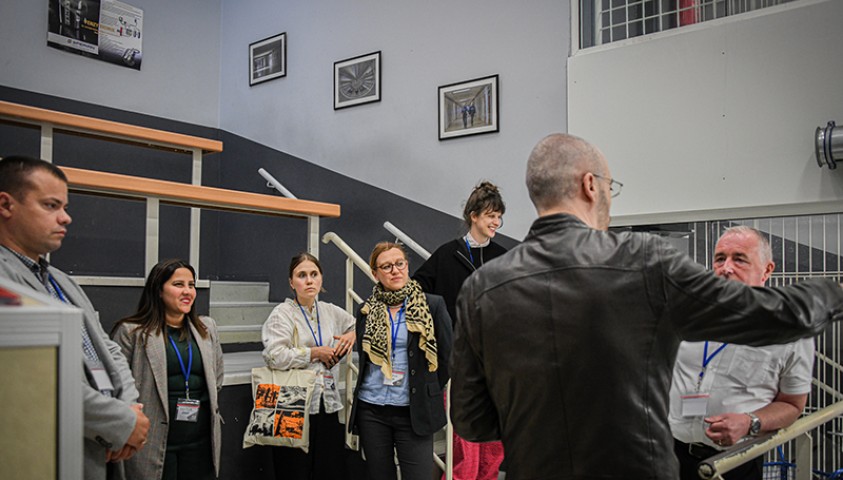 Les membres du groupe EPTA en visite au bâtiment de simulation