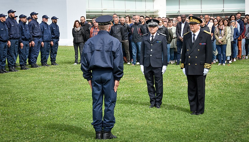 Minute de silence à l’ÉNAP