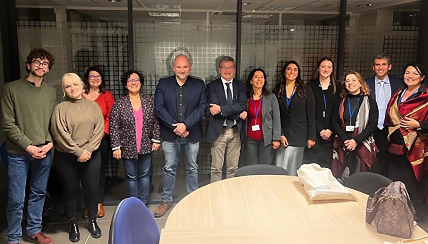 Délégation italienne au cours d'une visite