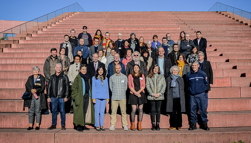 Photo de groupe des participants au séminaire