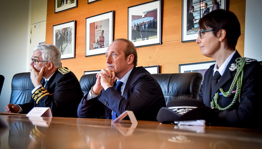 Monsieur Laurent Marcangeli lors de sa rencontre avec des personnels de l'ÉNAP