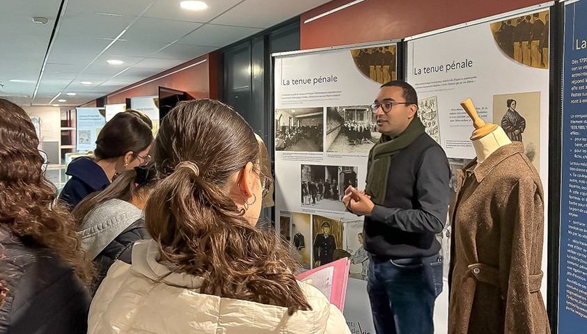 Groupe d'élèves venus visiter l'ÉNAP lors de la journée porte ouverte