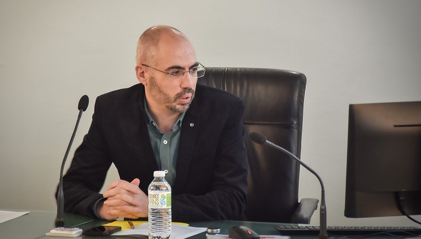 Amphithéâtre de restitution des actions internationales de l’ÉNAP, Cédric Le Bossé responsable de l'unité relations internationales