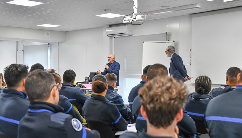 Une résidence philosophique à l’ÉNAP : Bruce Bégout explore le sens, l’espace et l’expérience vécue en milieu pénitentiaire