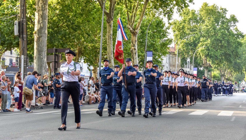 Délégation de l'ÉNAP au défilé de la fête nationale / Agen