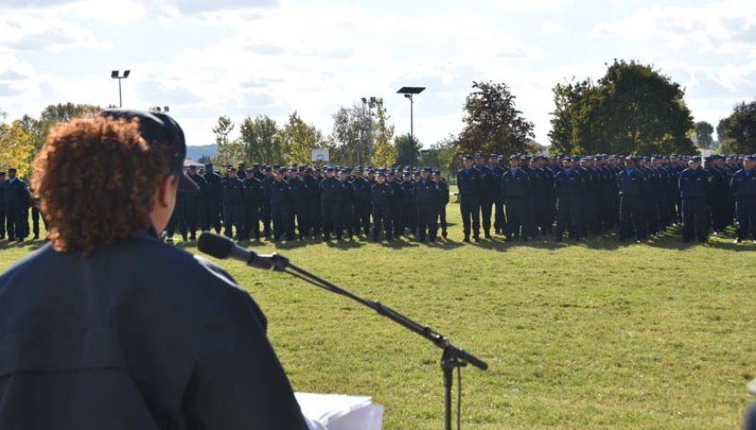 Cérémonie de fin de formation de la 25ème promotion de premiers surveillants « promotion  Bénédicte Brunelle ». Demande de baptême par la déléguée de la promotion.