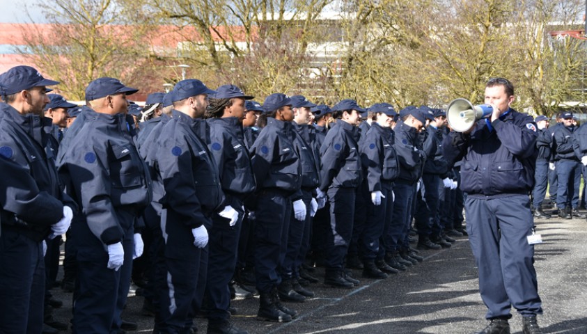 Cérémonie de fin de formation de la 194ème promotion de surveillants, Promotion Clarissa Jean-Philippe. Mise en place des élèves.