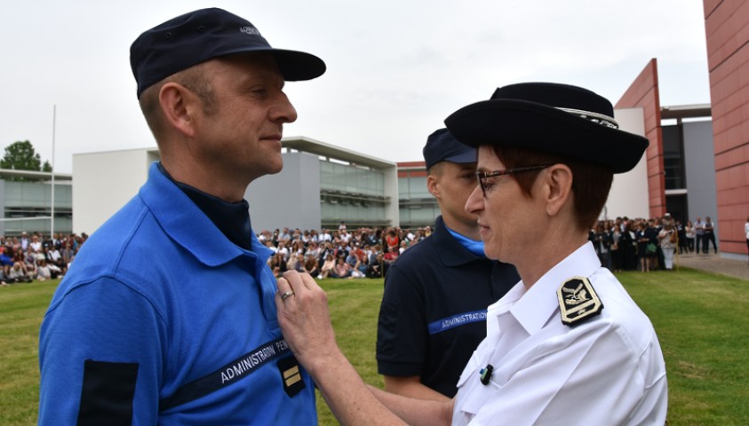 Cérémonie de fin de formation et de baptême de la 195ème promotion de surveillants, de la 22ème promotion de lieutenants, et de la 22ème promotion de lieutenants  - liste d’aptitude