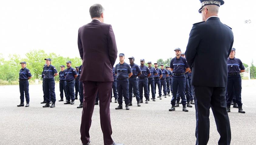 Un 14 Juillet d’exception sur le thème « Une nation engagée, unie, solidaire ». Stéphane Bredin, directeur de l’administration pénitentiaire, rencontre les défilants. 