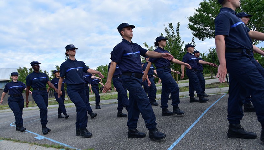 Un 14 Juillet d’exception sur le thème « Une nation engagée, unie, solidaire ».  Premiers entraînements du peloton à l'Enap.