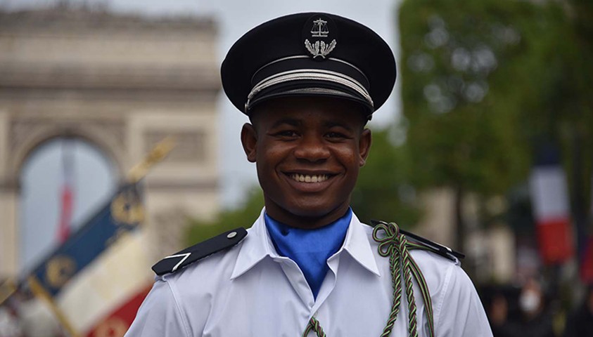 Le cœur du défilé : Le 14 juillet porté par toute une école, vu de l’intérieur Crédit photo :MC. Pujeau/Énap