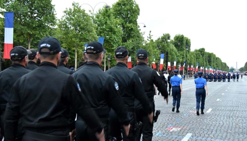 Défilé du 14 juillet 2017. Le peloton de Paris. Répétition sur les champs Elysées