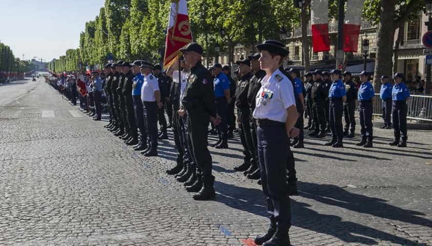 Défilé du 14 juillet 2017. Le peloton de Paris.  Le défilé sur les champs Elysées