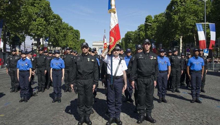 Défilé du 14 juillet 2017. Le peloton de Paris.  Le défilé sur les champs Elysées