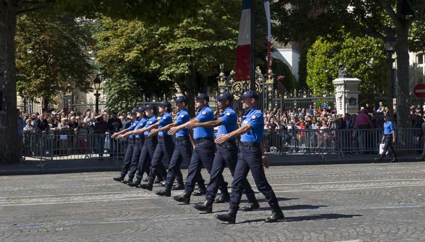 Défilé du 14 juillet 2017. Le peloton de Paris.  Le défilé sur les champs Elysées