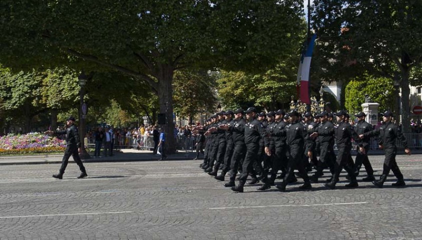 Défilé du 14 juillet 2017. Le peloton de Paris.  Le défilé sur les champs Elysées