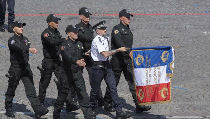 Défilé du 14 juillet 2017. Le peloton de Paris.  Le défilé sur les champs Elysées