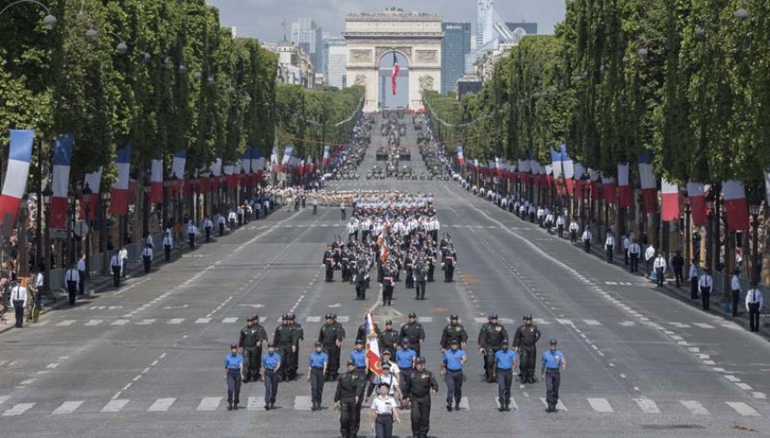 Défilé du 14 juillet 2017. Le peloton de Paris.  Le défilé sur les champs Elysées