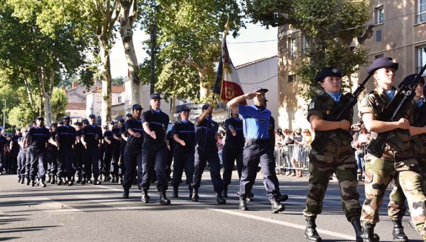 Défilé du 14 juillet 2017. Le peloton d'Agen. Le défilé à Agen