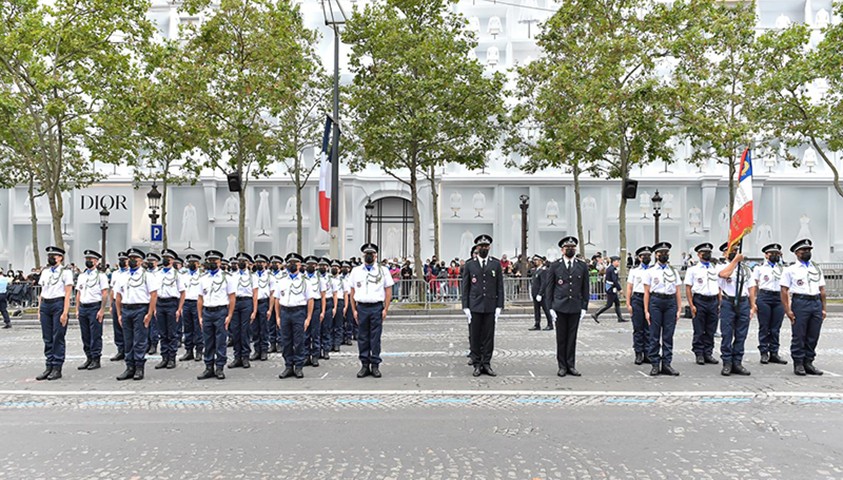 Le cœur du défilé : Le 14 juillet porté par toute une école, vu de l’intérieur Crédit photo : D. Marchall/MJ