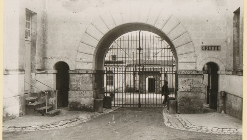 L'entrée de la maison centrale de Fontevraud ...