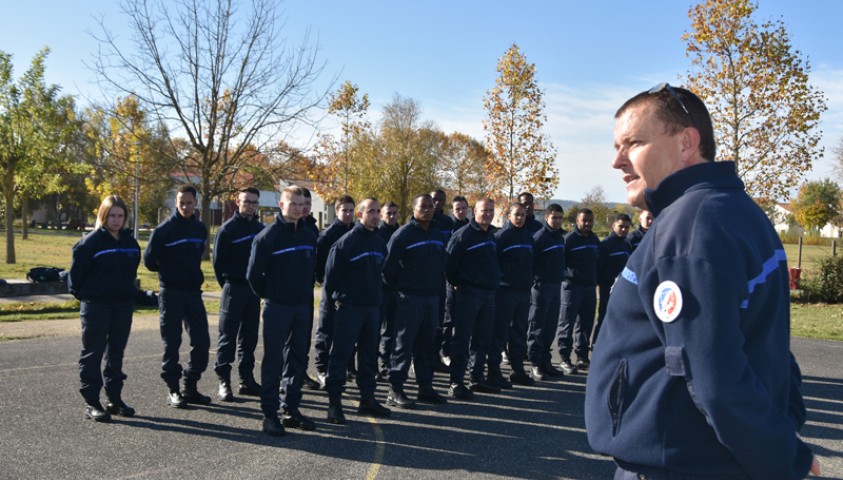 Entrée en formation de la 195ème promotion de surveillants. Formation protocole.