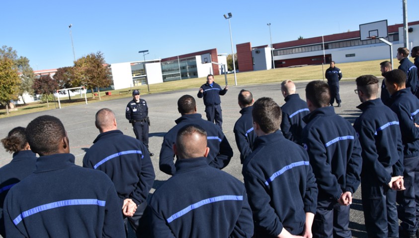 Entrée en formation de la 195ème promotion de surveillants. Formation protocole.