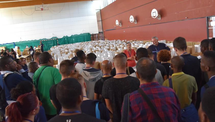 Entrée en formation de la 197ème promotion de surveillants. Remise de l'uniforme.