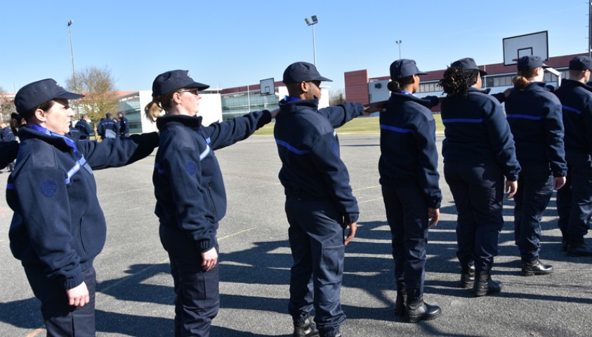 Entrée en formation de la 200ème promotion de surveillants. Formation au protocole.