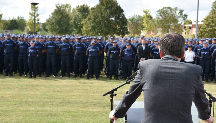 Entrée en formation de la 197ème promotion de surveillants.  Accueil institutionnel. Discours de Stéphane Bredin, directeur de l'administration pénitentiaire.